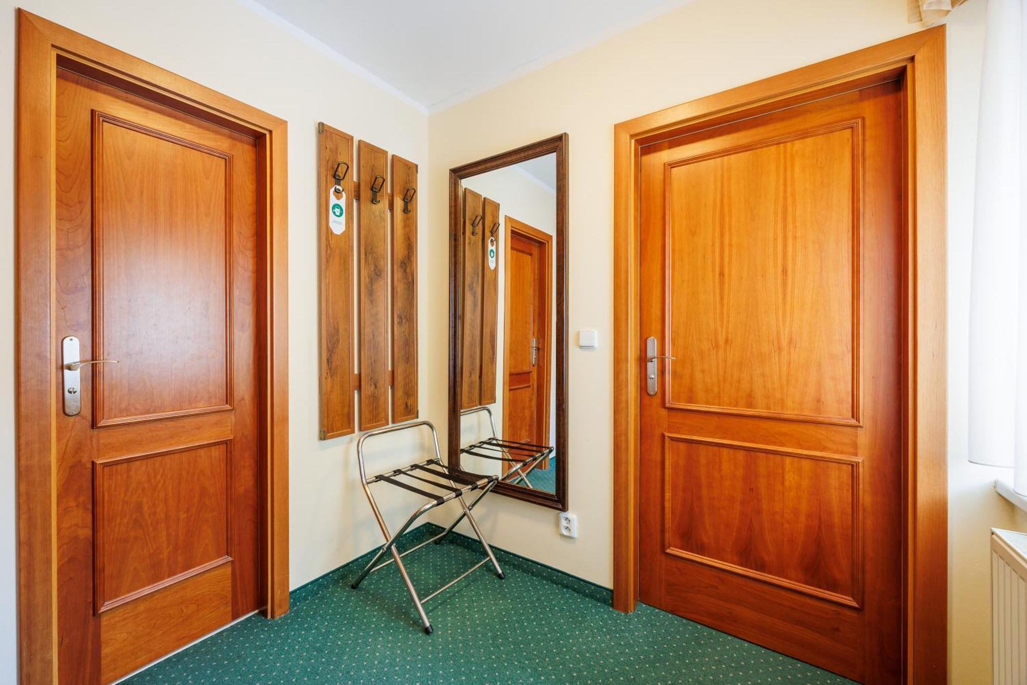 Hotel U Zamecku Cihelny Karlsbad Exteriör bild